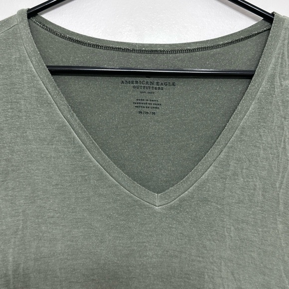American Eagle Women’s Olive Green V-Neck Short Sleeve Top - Picture 3 of 3